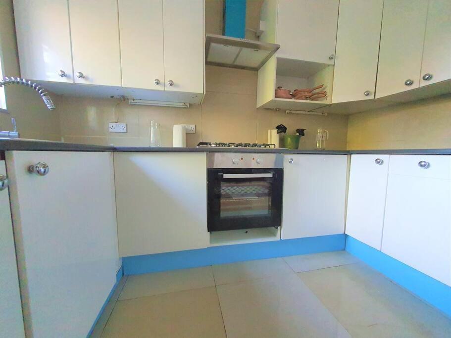 2 Bedroom Flat - Travel Direct To Heathrow/central Apartament *