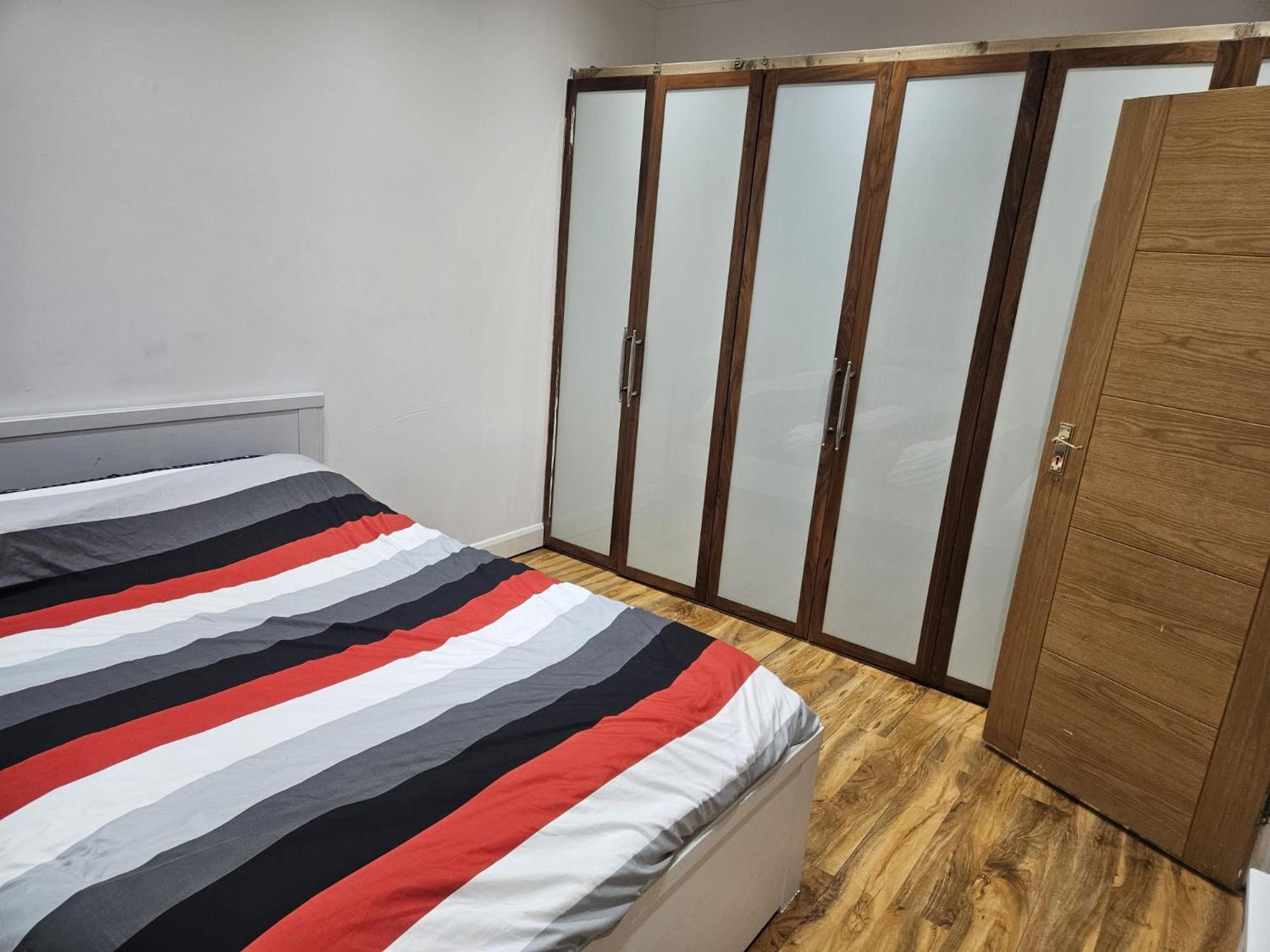 2 Bedroom Flat - Travel Direct To Heathrow/central Apartament